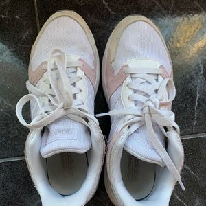 Adidas woman’s sneaker